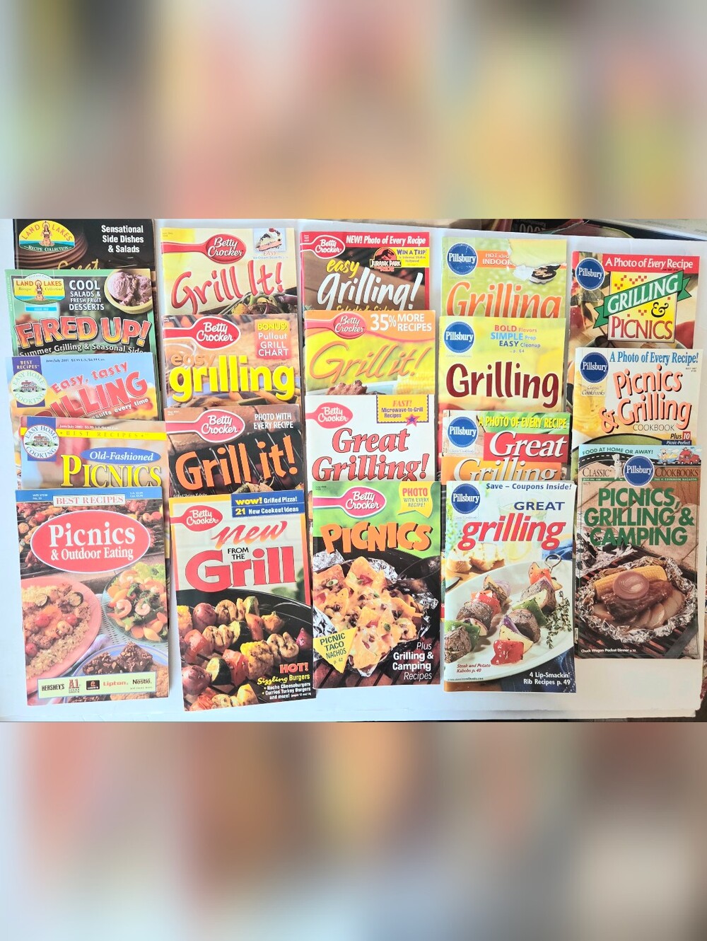 LOT OF 20 GRILLING COOKBOOKS, PILLSBURY,  BETTY CROCKER, RECIPE BOOKLETS